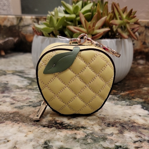 Kate Spade NWT Apple Green Honeycrisp Quilted Keychain Coin Purse Bag Charm - Picture 1 of 7